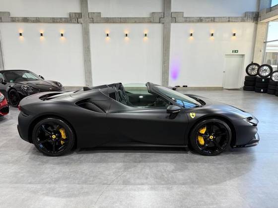 FERRARI SF90 4.0 V8 TURBO PHEV SPIDER F1-DCT FERRARI SF90 4.0 V8 TURBO PHEV SPIDER F1-DCT